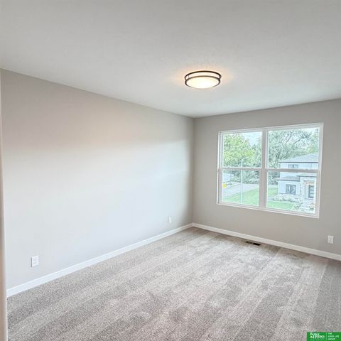 8701 N 177th Street, Bennington, NE 68007