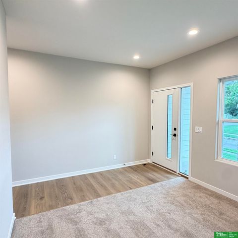 8701 N 177th Street, Bennington, NE 68007