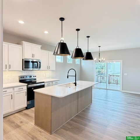 8701 N 177th Street, Bennington, NE 68007