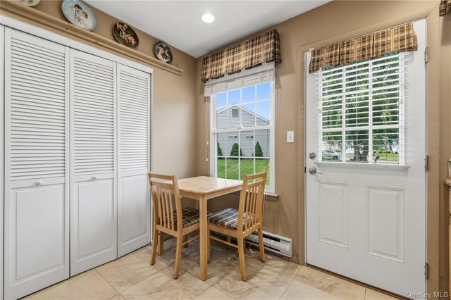 7 Avon Court, Ridge, NY 11961
