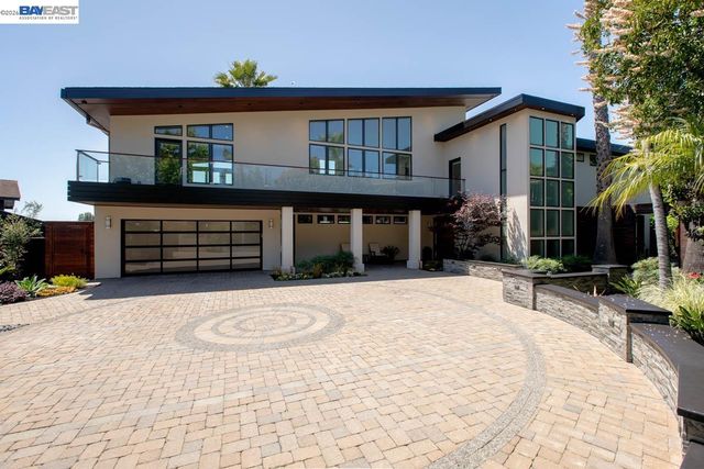 1235 Hawthorne St, Alameda, CA 94501