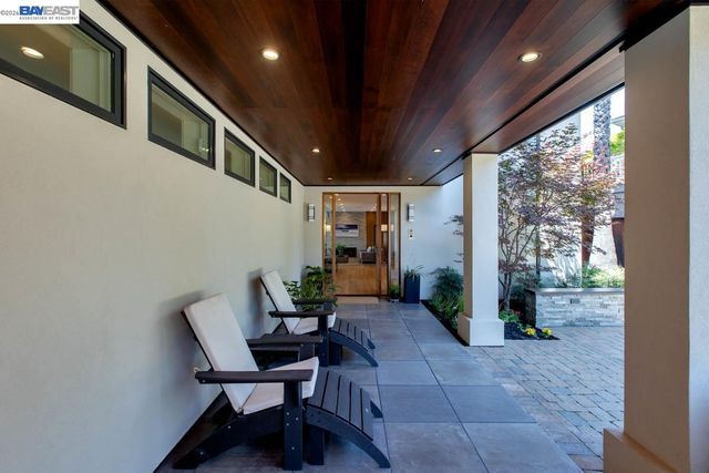 1235 Hawthorne St, Alameda, CA 94501