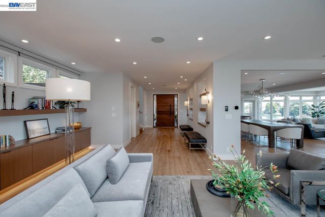 1235 Hawthorne St, Alameda, CA 94501