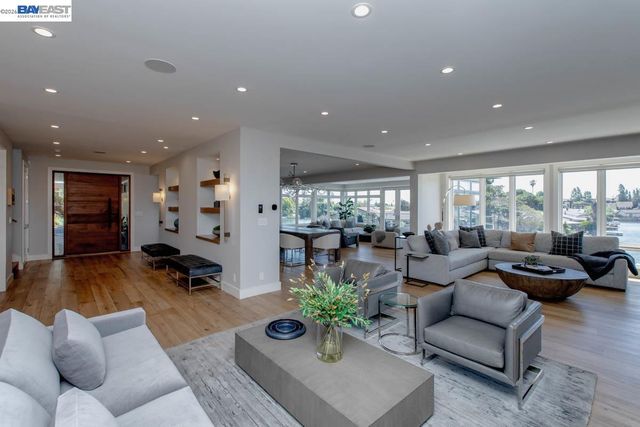 1235 Hawthorne St, Alameda, CA 94501