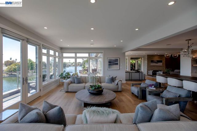 1235 Hawthorne St, Alameda, CA 94501