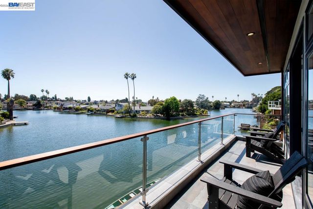 1235 Hawthorne St, Alameda, CA 94501
