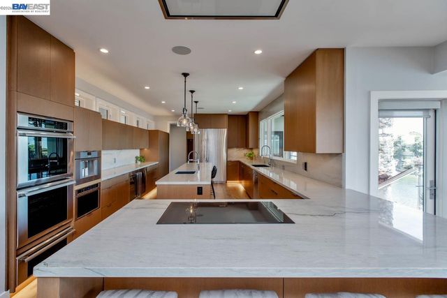 1235 Hawthorne St, Alameda, CA 94501