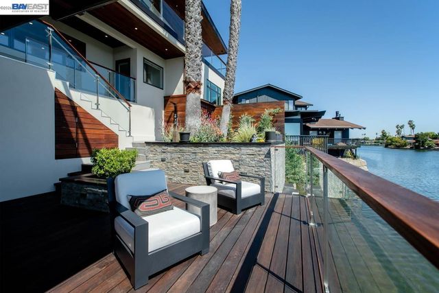 1235 Hawthorne St, Alameda, CA 94501