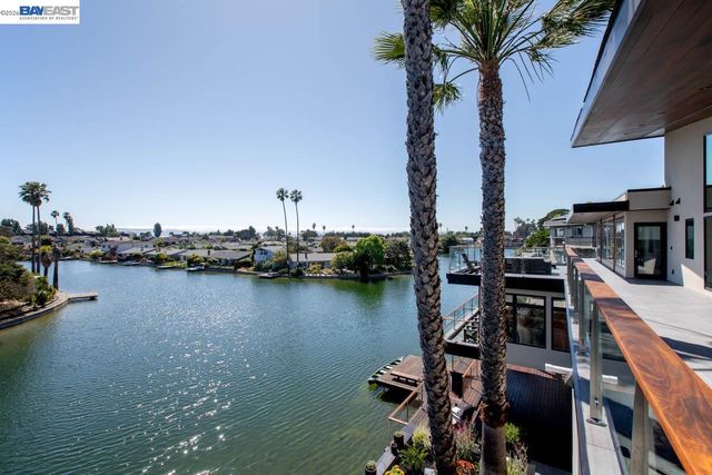 1235 Hawthorne St, Alameda, CA 94501