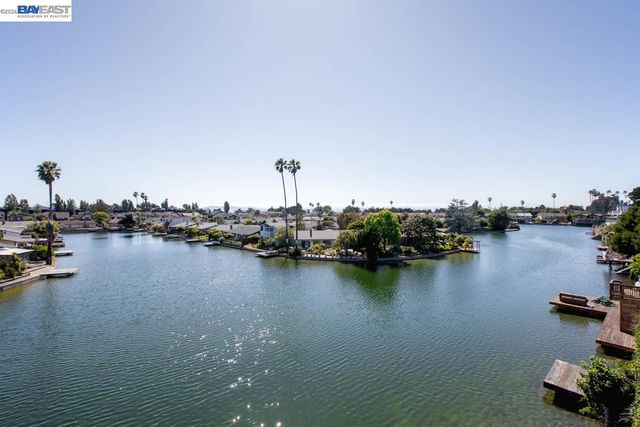 1235 Hawthorne St, Alameda, CA 94501