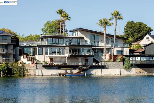 1235 Hawthorne St, Alameda, CA 94501