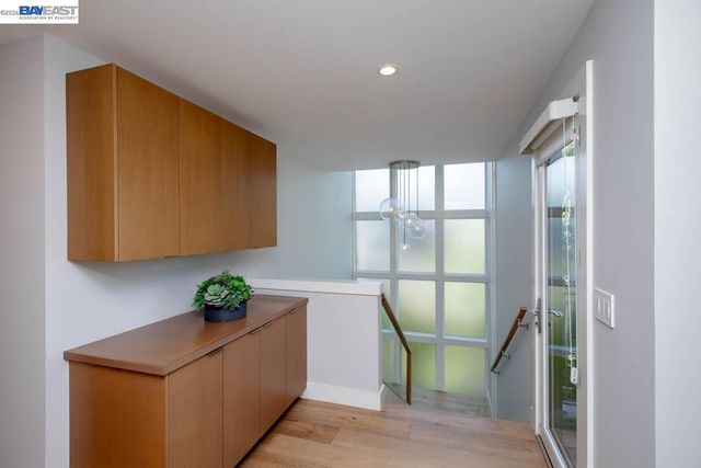 1235 Hawthorne St, Alameda, CA 94501
