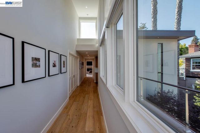 1235 Hawthorne St, Alameda, CA 94501