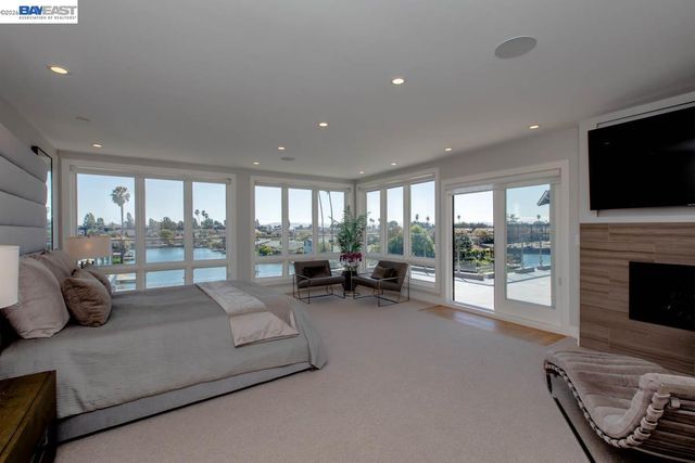 1235 Hawthorne St, Alameda, CA 94501