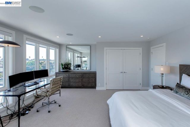 1235 Hawthorne St, Alameda, CA 94501