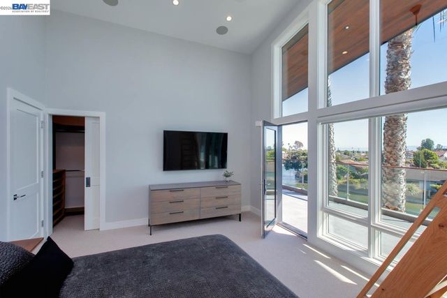 1235 Hawthorne St, Alameda, CA 94501