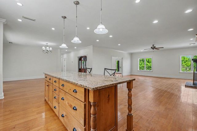 1 Overlook Circle, Little Rock, AR 72207