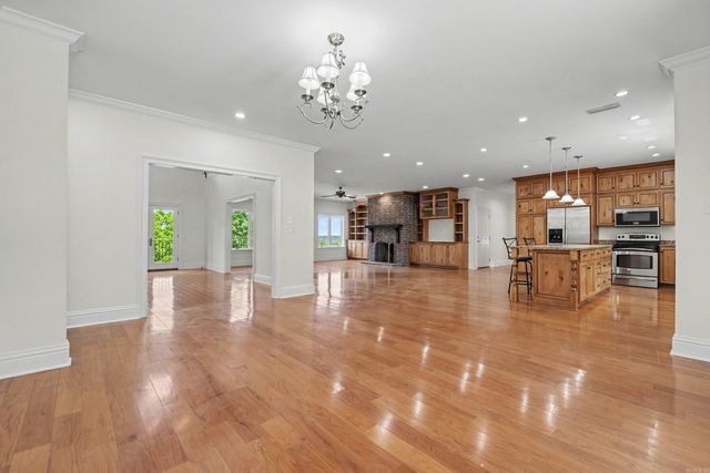 1 Overlook Circle, Little Rock, AR 72207