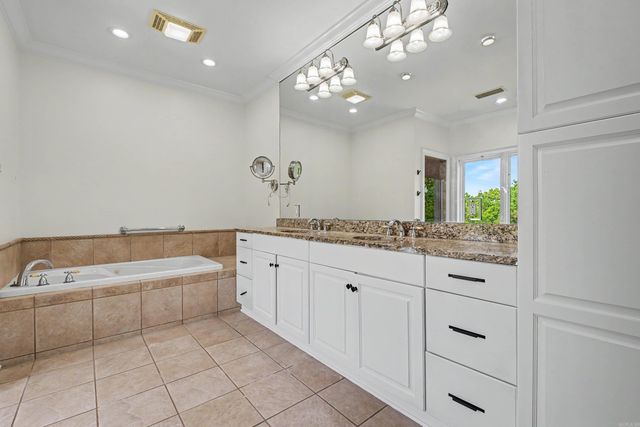 1 Overlook Circle, Little Rock, AR 72207