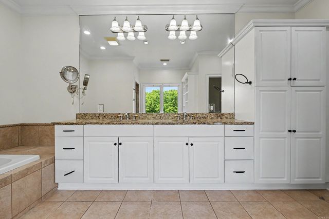 1 Overlook Circle, Little Rock, AR 72207