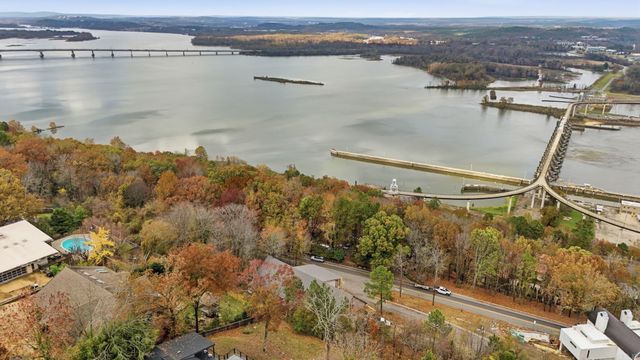 1 Overlook Circle, Little Rock, AR 72207
