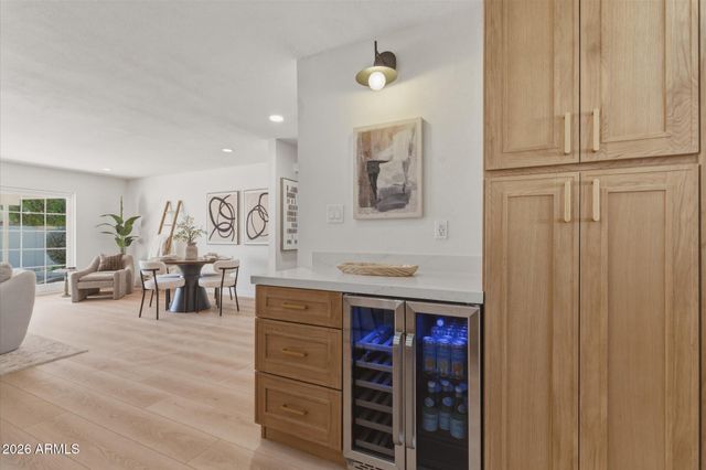 7637 E THORNWOOD Drive, Scottsdale, AZ 85251
