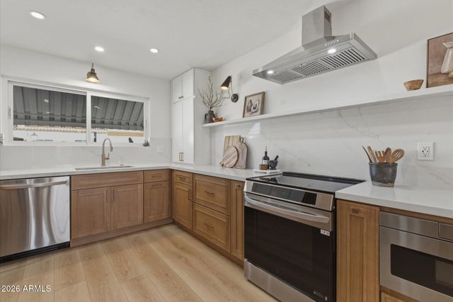 7637 E THORNWOOD Drive, Scottsdale, AZ 85251