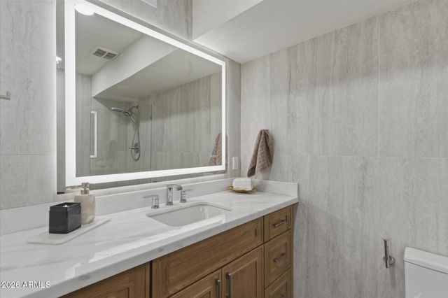 7637 E THORNWOOD Drive, Scottsdale, AZ 85251