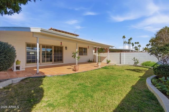 7637 E THORNWOOD Drive, Scottsdale, AZ 85251