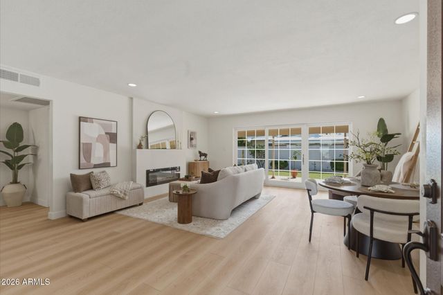 7637 E THORNWOOD Drive, Scottsdale, AZ 85251