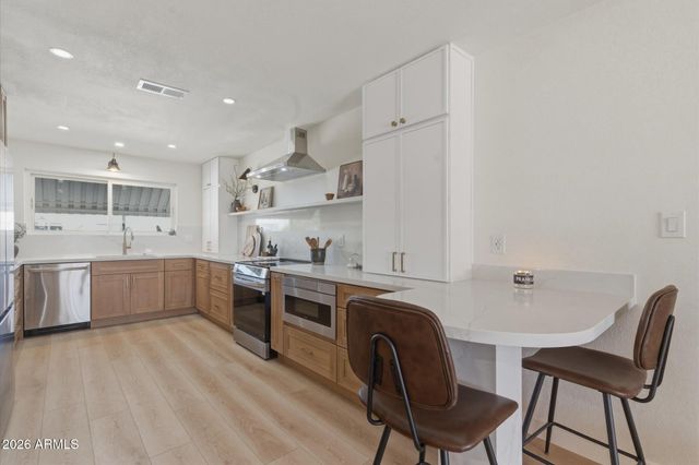 7637 E THORNWOOD Drive, Scottsdale, AZ 85251