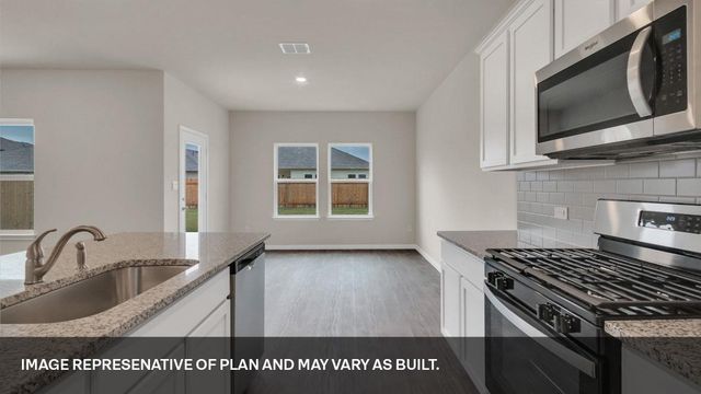 552 Gilmer LN, Buda, TX 78610