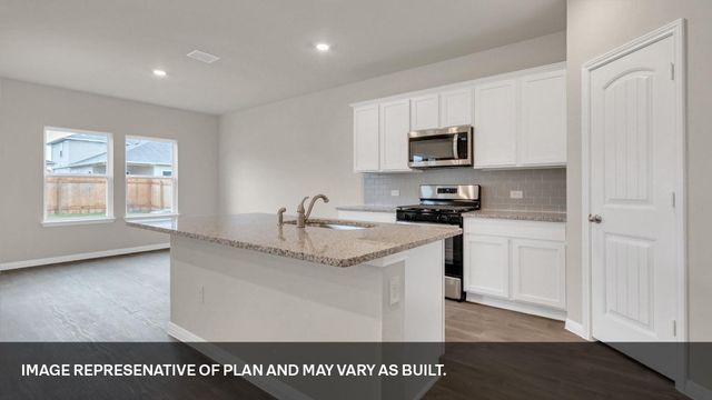 552 Gilmer LN, Buda, TX 78610