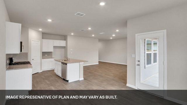 552 Gilmer LN, Buda, TX 78610