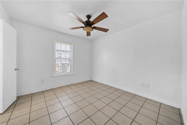 2905 Rogers St, Corpus Christi, TX 78405