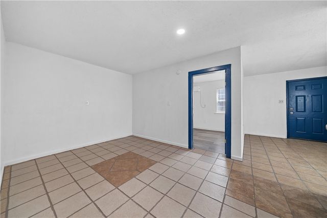 2905 Rogers St, Corpus Christi, TX 78405