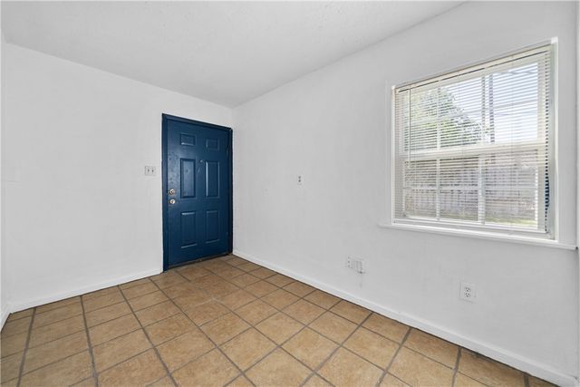 2905 Rogers St, Corpus Christi, TX 78405