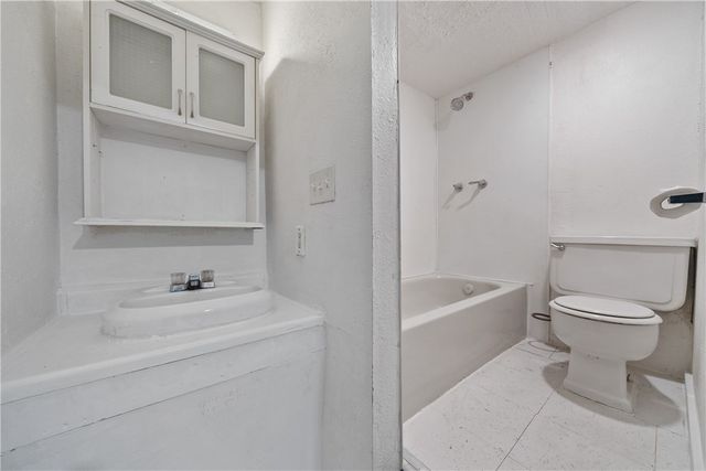 2905 Rogers St, Corpus Christi, TX 78405