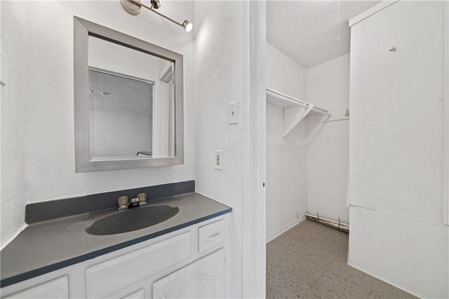 2905 Rogers St, Corpus Christi, TX 78405
