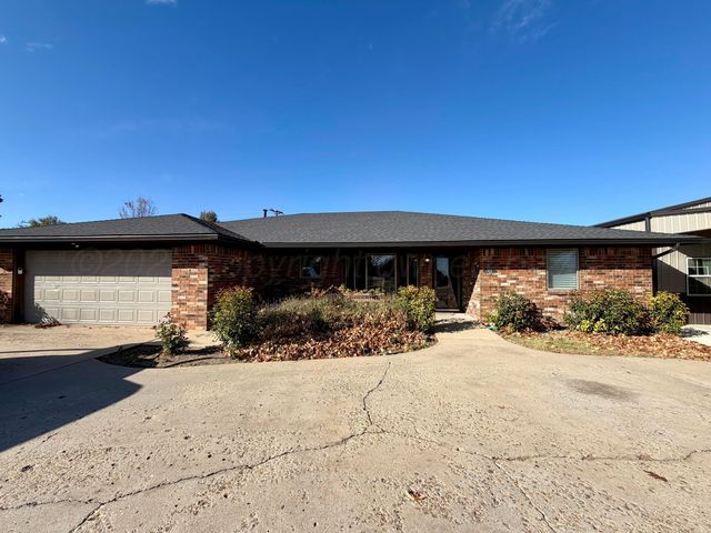 404 Bois D' Arc, Borger, TX 79007