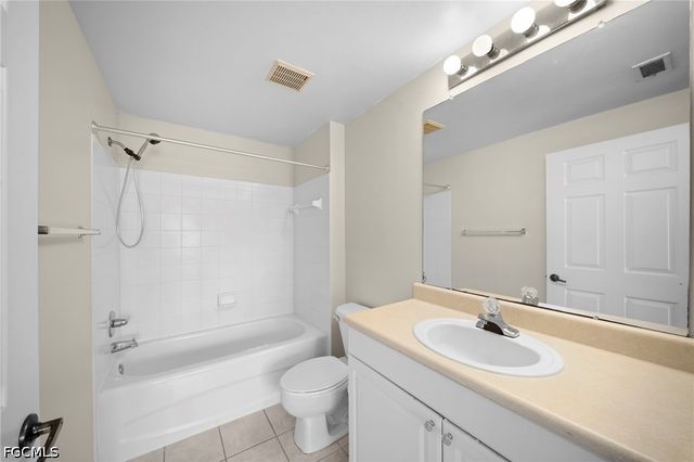 11400 ocean walk LN 214, Fort Myers, FL 33908