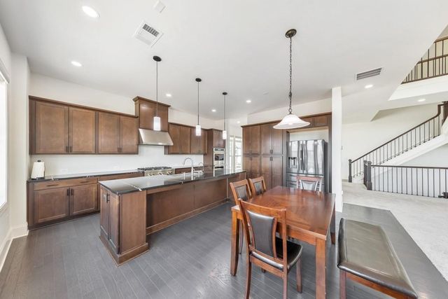 934 Keystone Drive, Woodstock, GA 30188