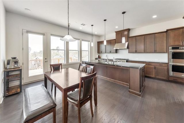 934 Keystone Drive, Woodstock, GA 30188