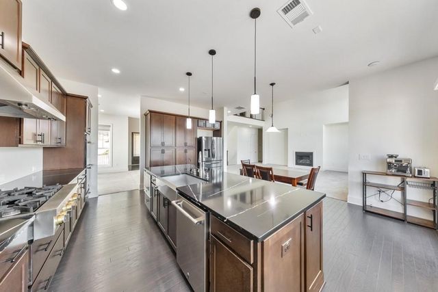 934 Keystone Drive, Woodstock, GA 30188