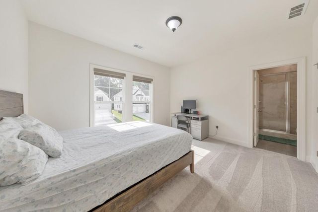 934 Keystone Drive, Woodstock, GA 30188