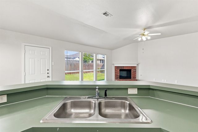 625 Jamie Lane, Mansfield, TX 76063