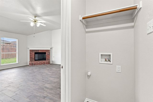 625 Jamie Lane, Mansfield, TX 76063