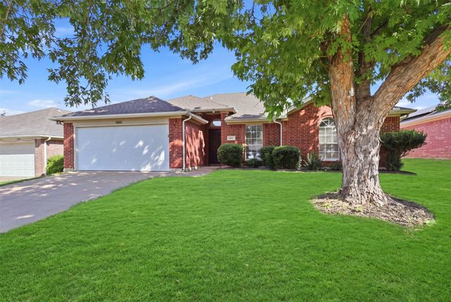 625 Jamie Lane, Mansfield, TX 76063