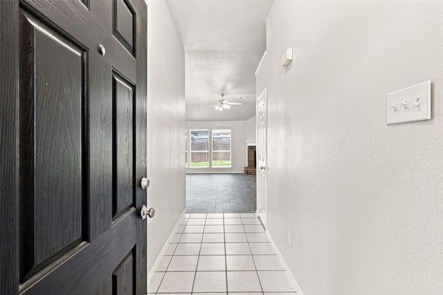 625 Jamie Lane, Mansfield, TX 76063