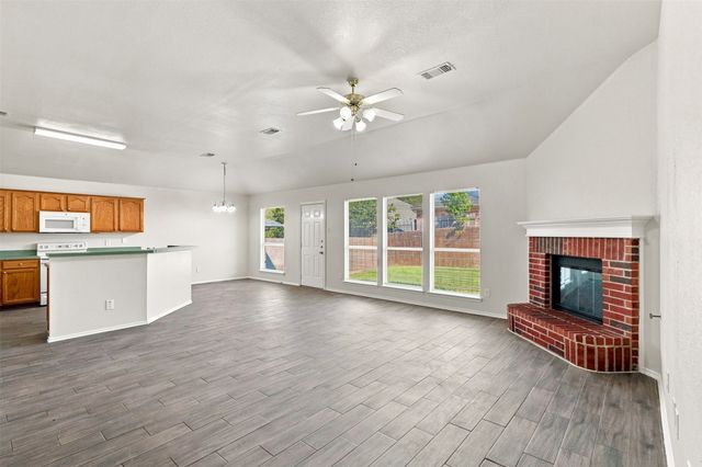 625 Jamie Lane, Mansfield, TX 76063